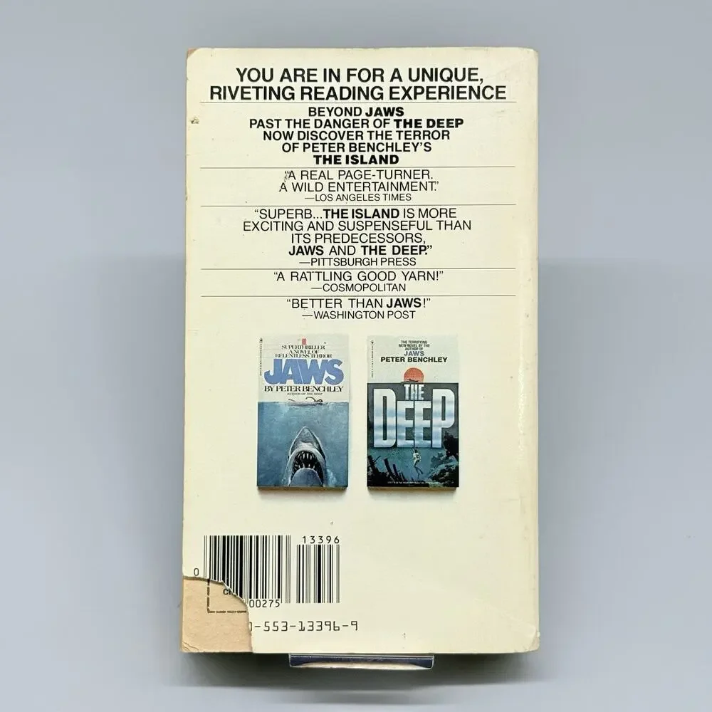 The Island by Peter Benchley 1980 Trade Paperback Book